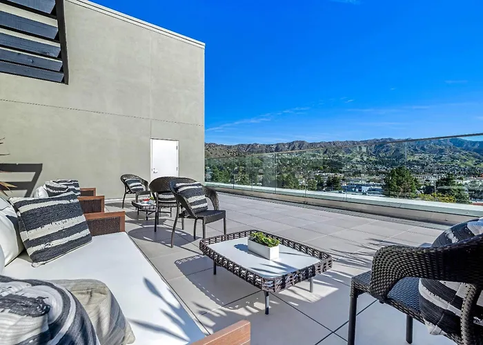 Cambria Hotel Burbank Airport