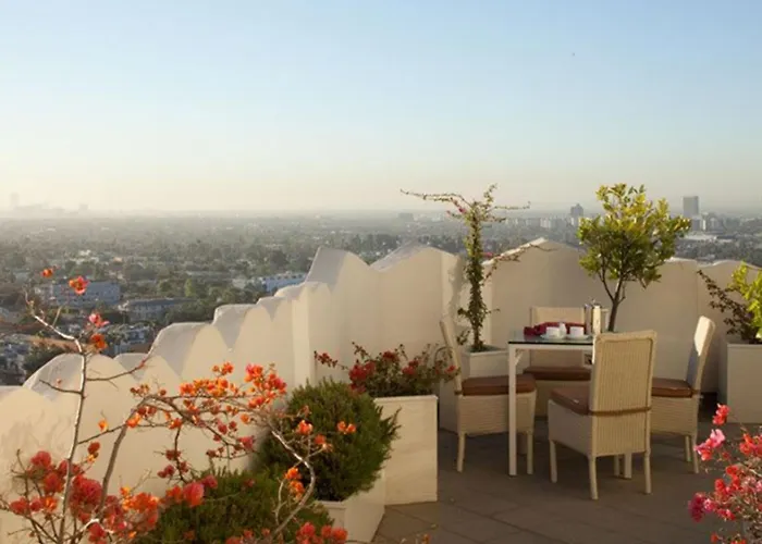 Sunset Tower Hotel